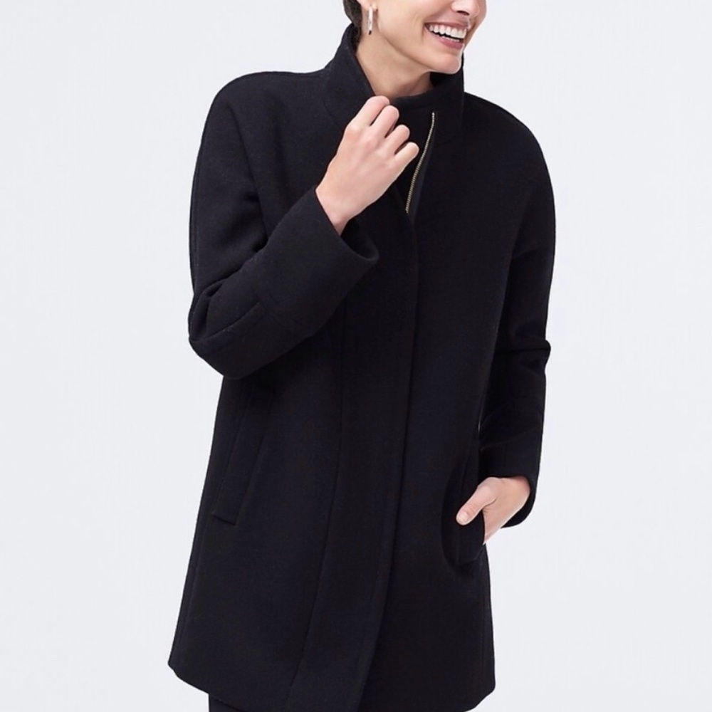 EUC J. Crew Factory Women's City Coat in black, gold zipper, size 4.